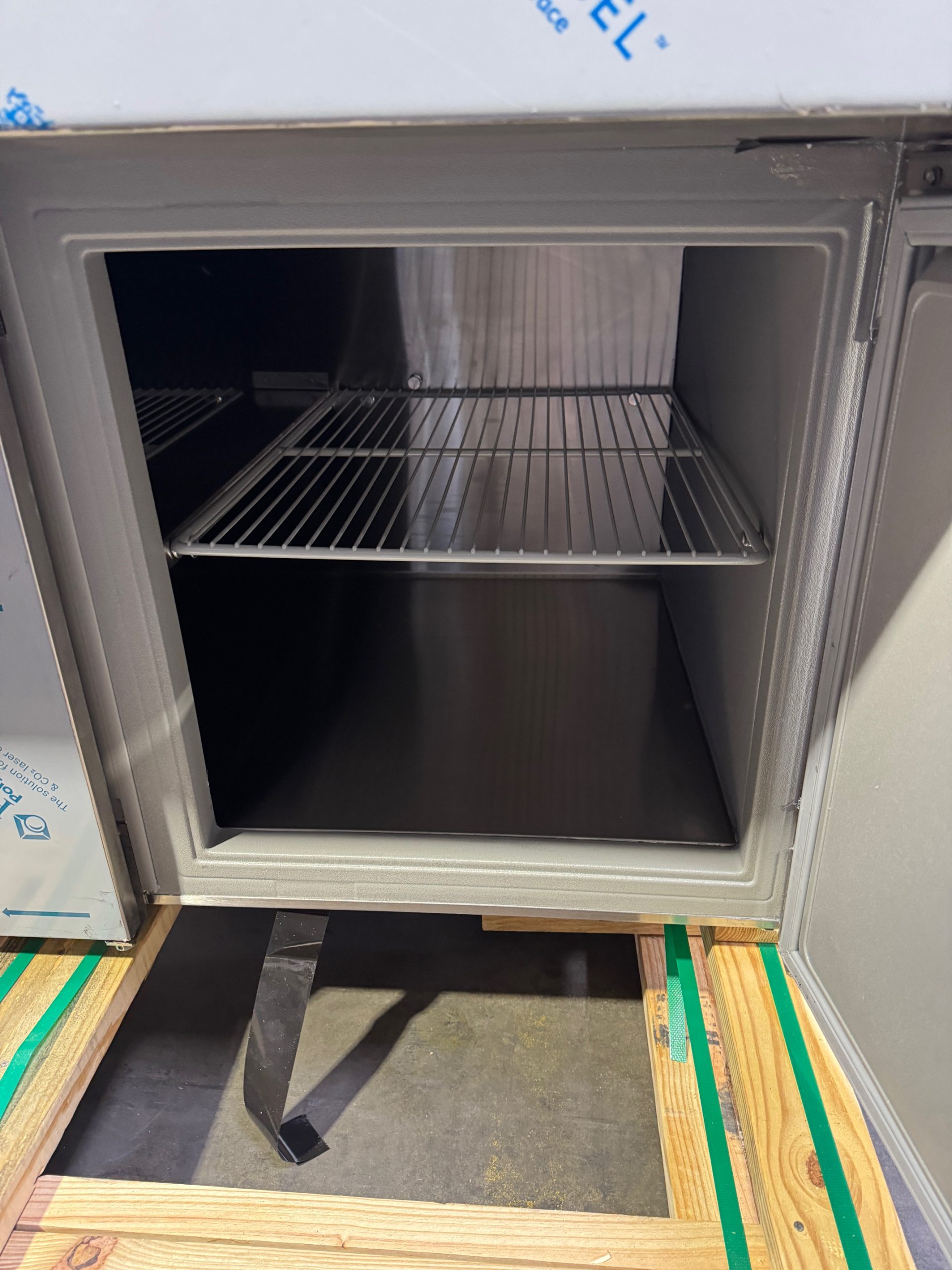 RANDELL PH96G SELF CONTAINED 3-DOOR REFRIGERATED PIZZA SANDWICH