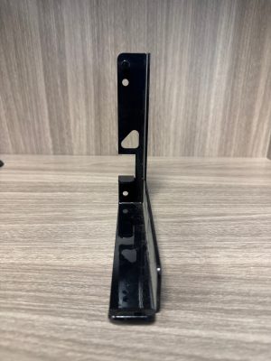 FBD 17-3055-0010 BRACKET FRM LH RD DRIP