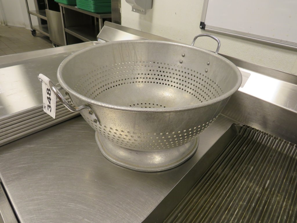 Lot 348 - COLANDER