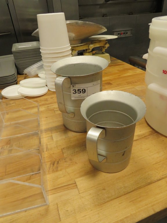 Lot 359 - MEASURING PITCHERS