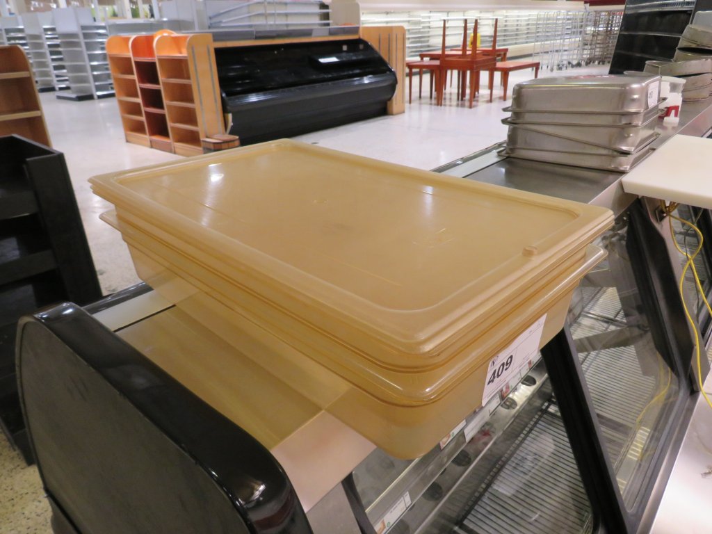Lot 409 - PLASTIC CONTAINERS WITH LIDS