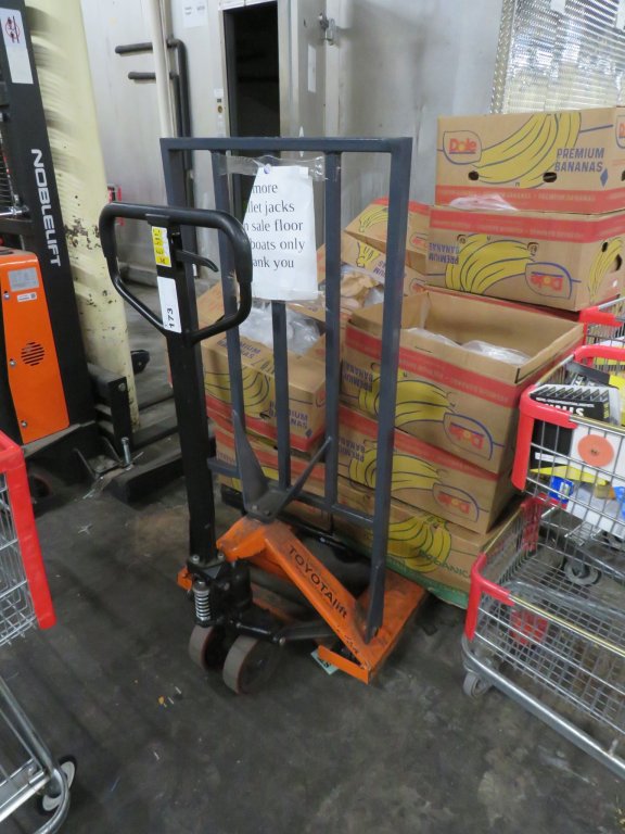 Lot 173 - PALLET JACK