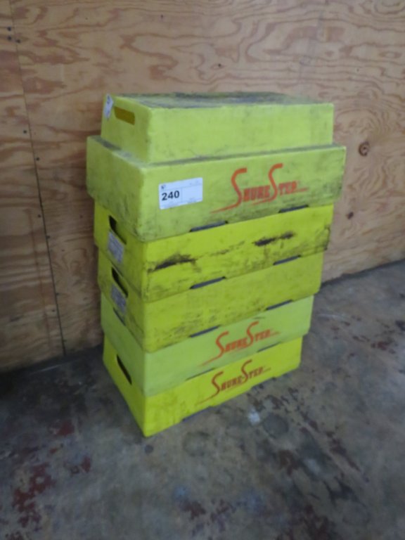 Lot 240 - SHURE STEP POLY STEPS